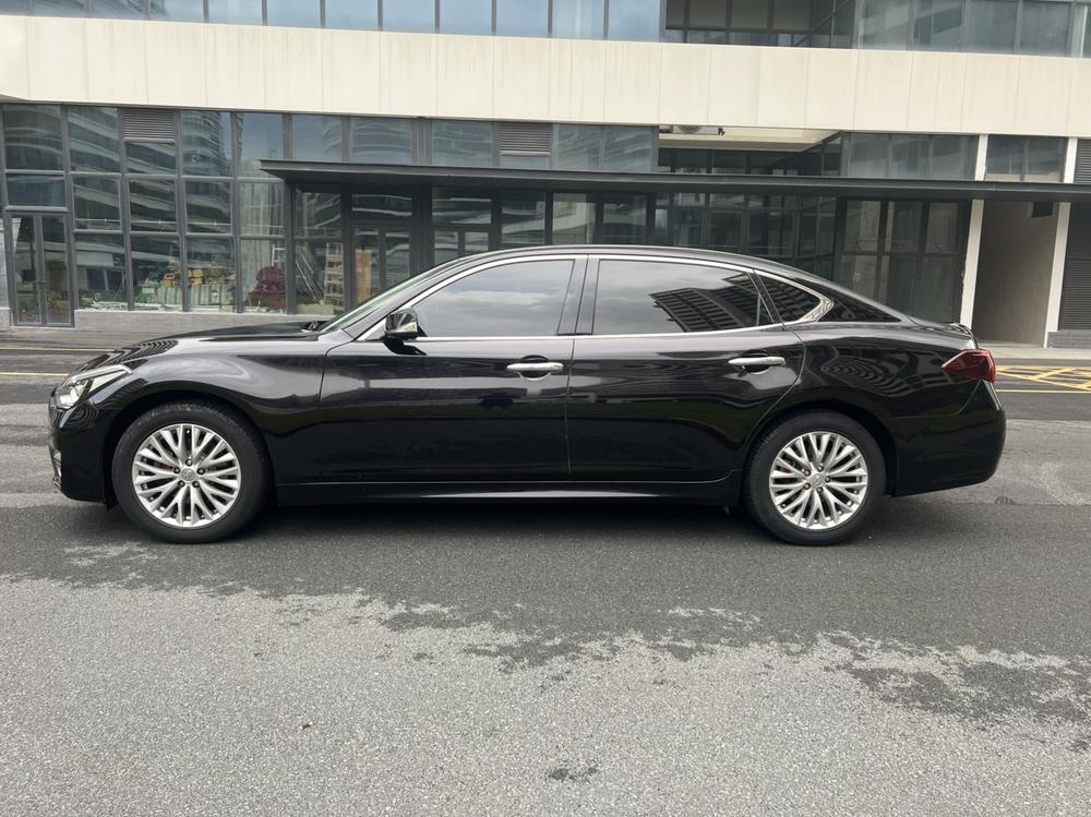 Infiniti Infiniti Q70