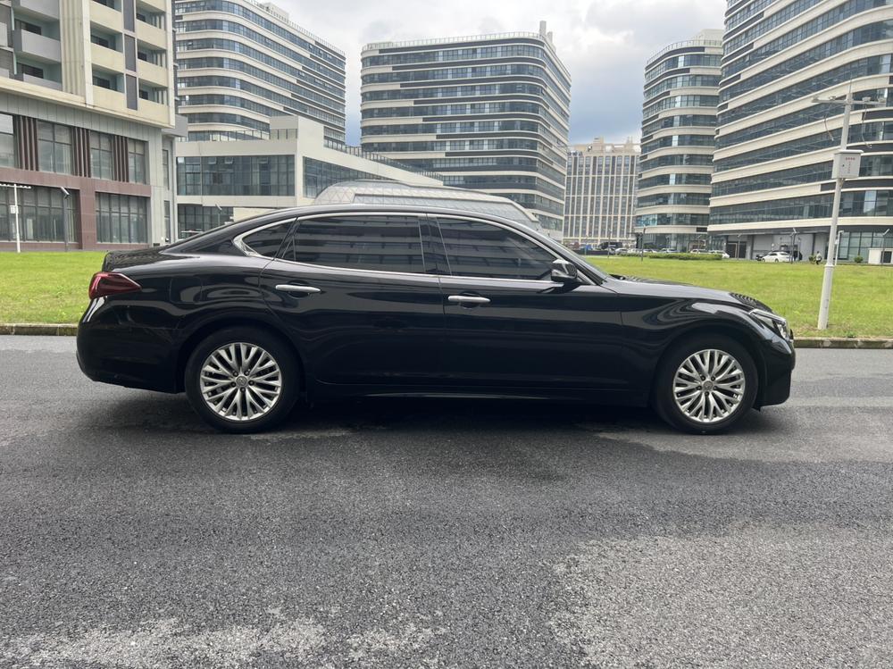Infiniti Infiniti Q70