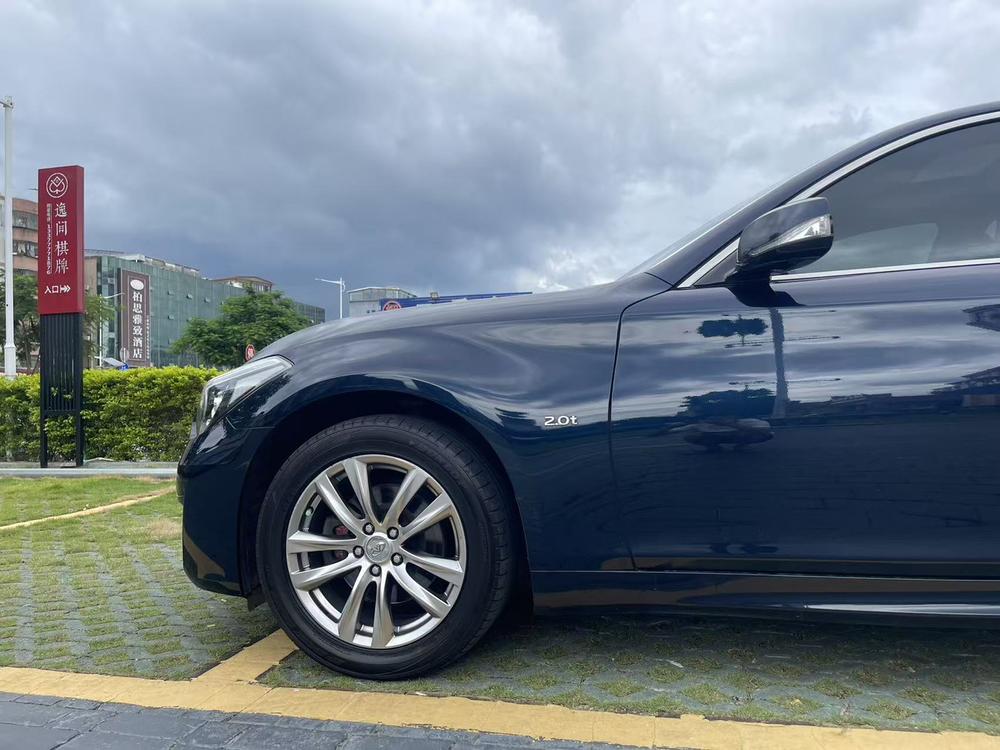 Infiniti Infiniti Q70