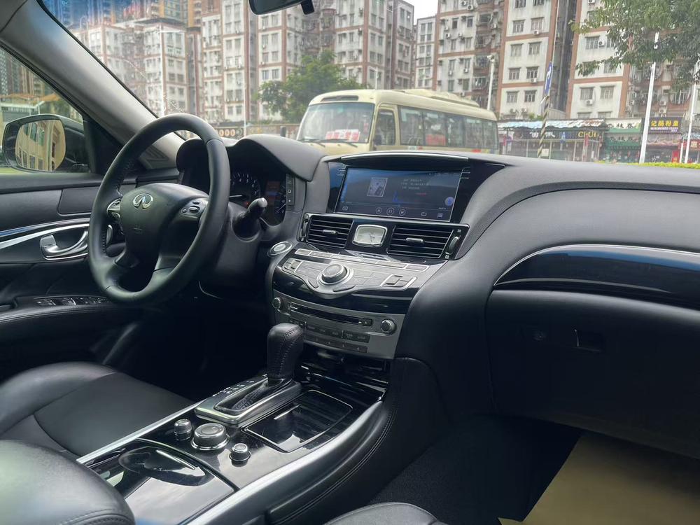 Infiniti Infiniti Q70
