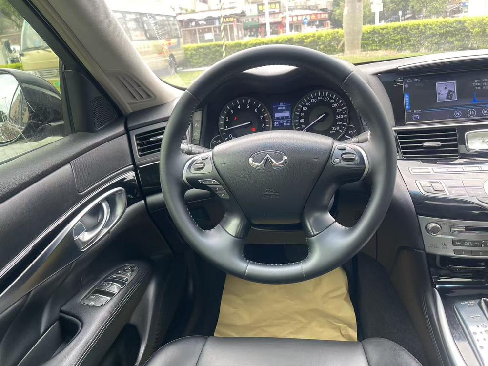 Infiniti Infiniti Q70