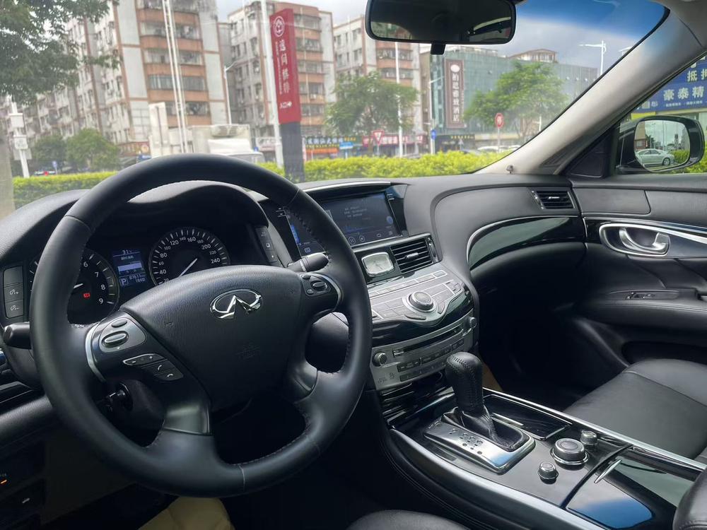 Infiniti Infiniti Q70