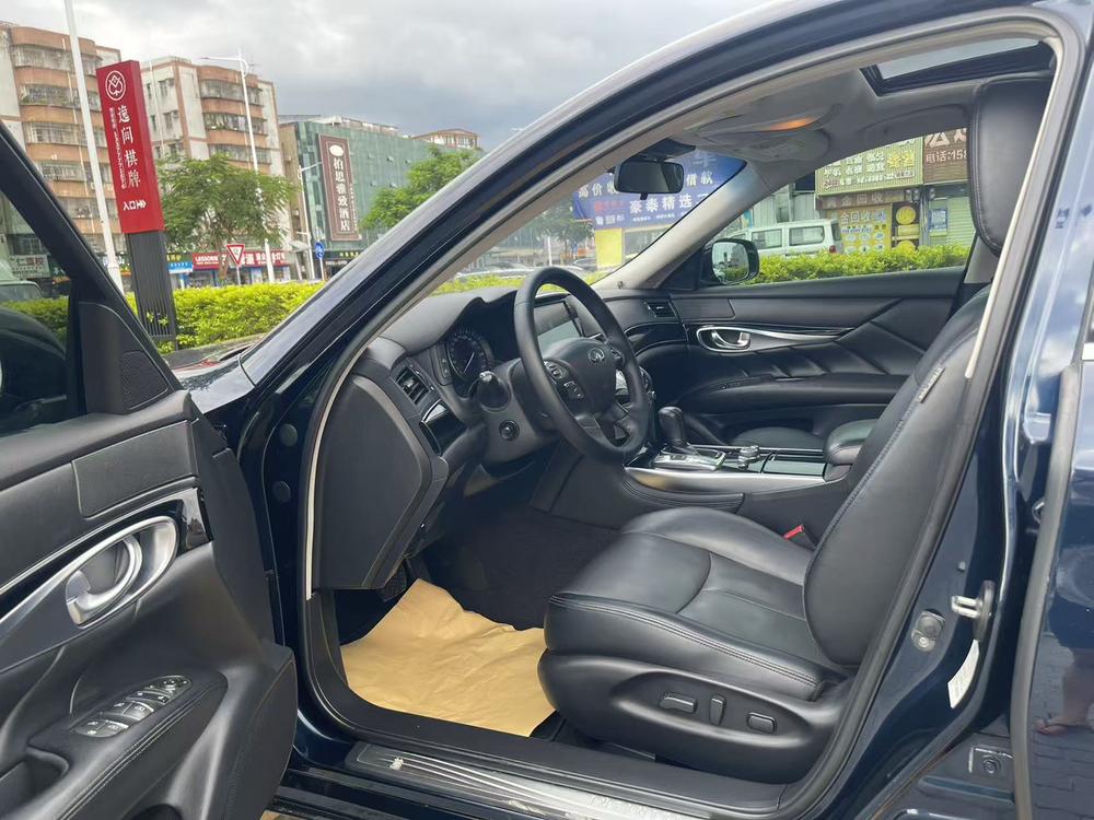 Infiniti Infiniti Q70