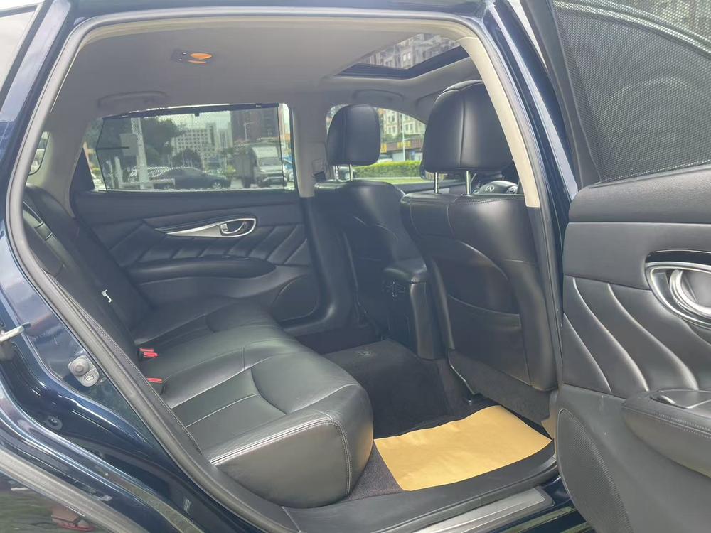 Infiniti Infiniti Q70