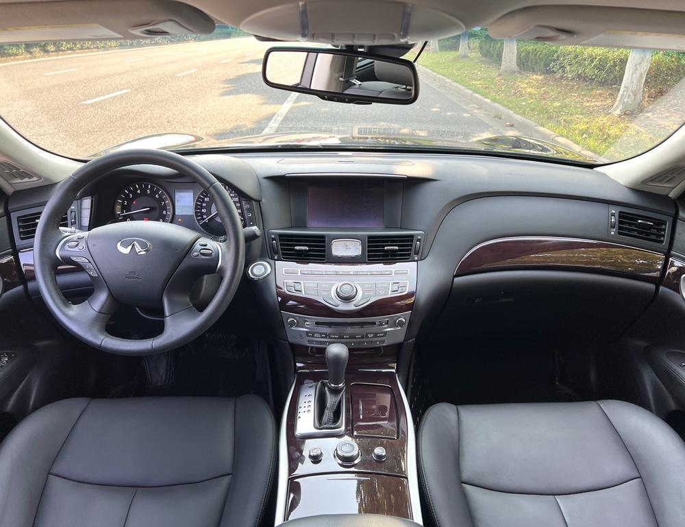 Infiniti Infiniti Q70