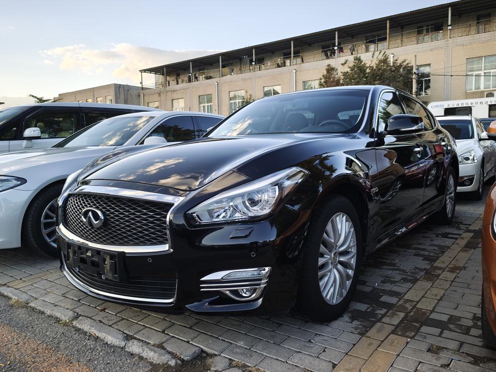 Infiniti Infiniti Q70