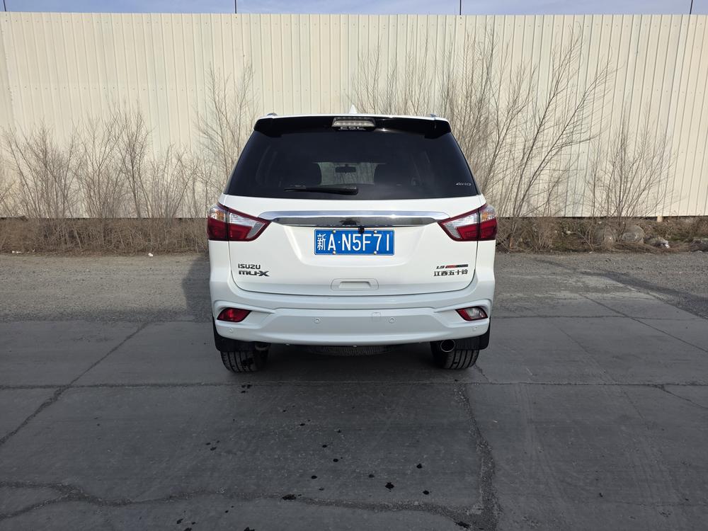 Isuzu mu-X