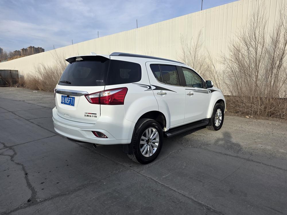 Isuzu mu-X