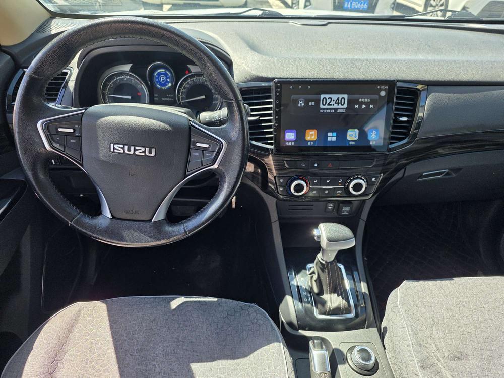 Isuzu mu-X