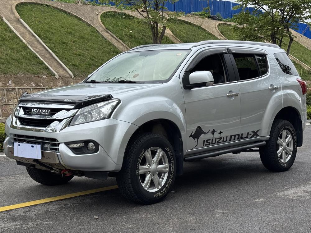 Isuzu mu-X
