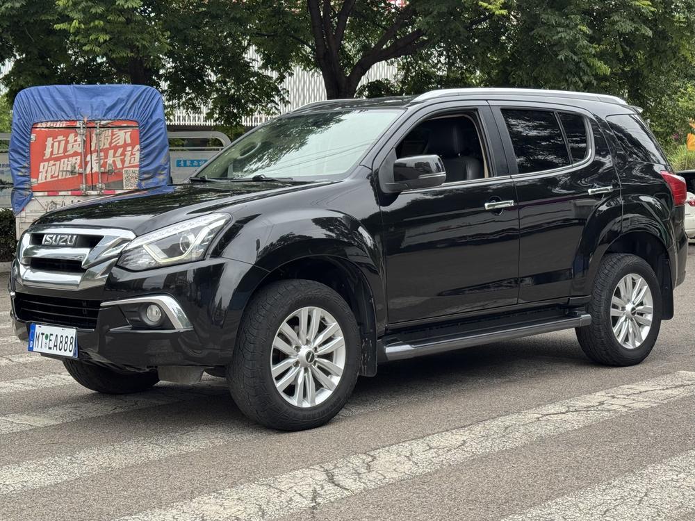 Isuzu mu-X