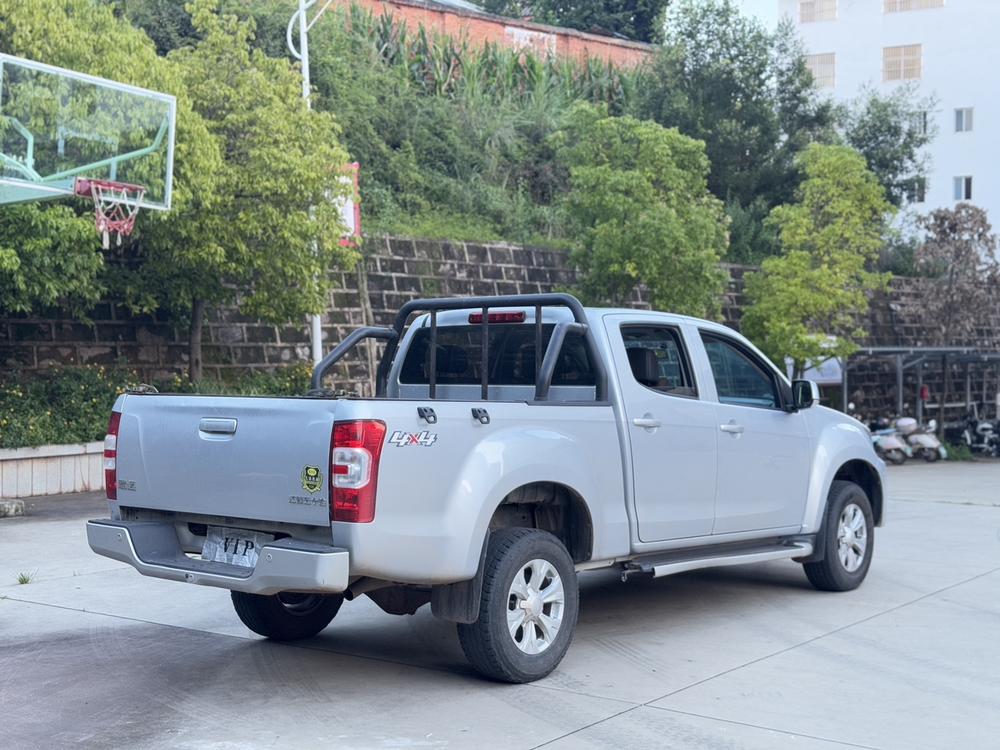 Isuzu RE-MAX Ruimai