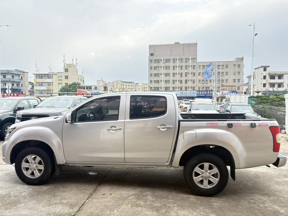 Isuzu RE-MAX Ruimai