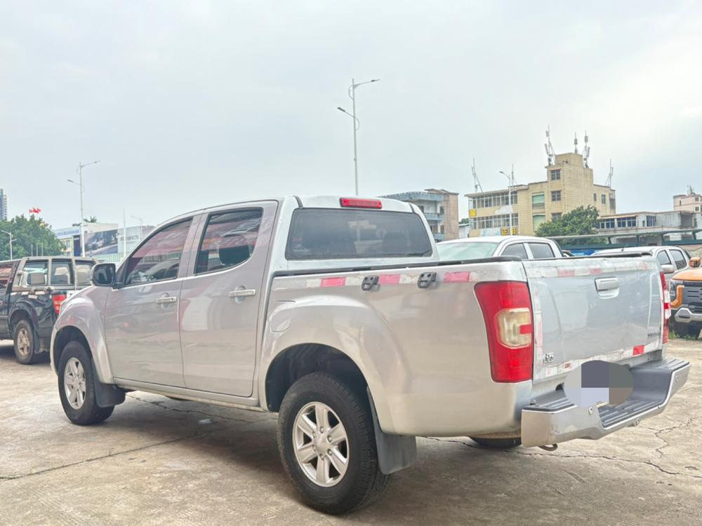 Isuzu RE-MAX Ruimai