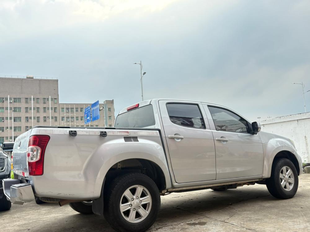 Isuzu RE-MAX Ruimai