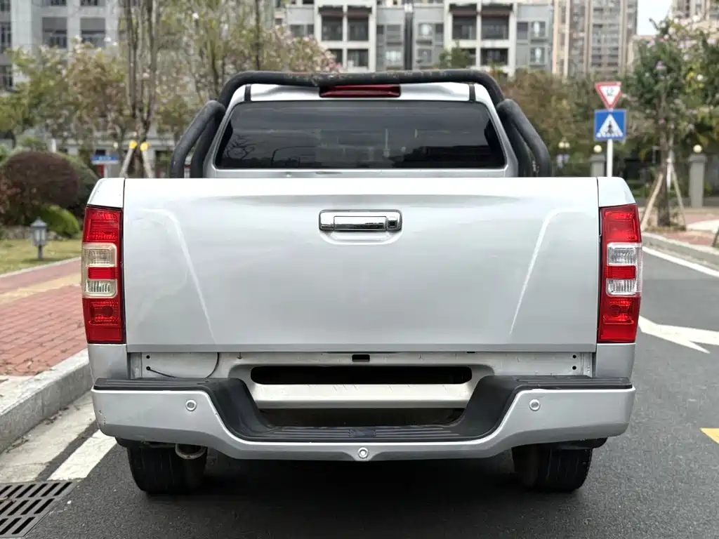 Isuzu RE-MAX Ruimai