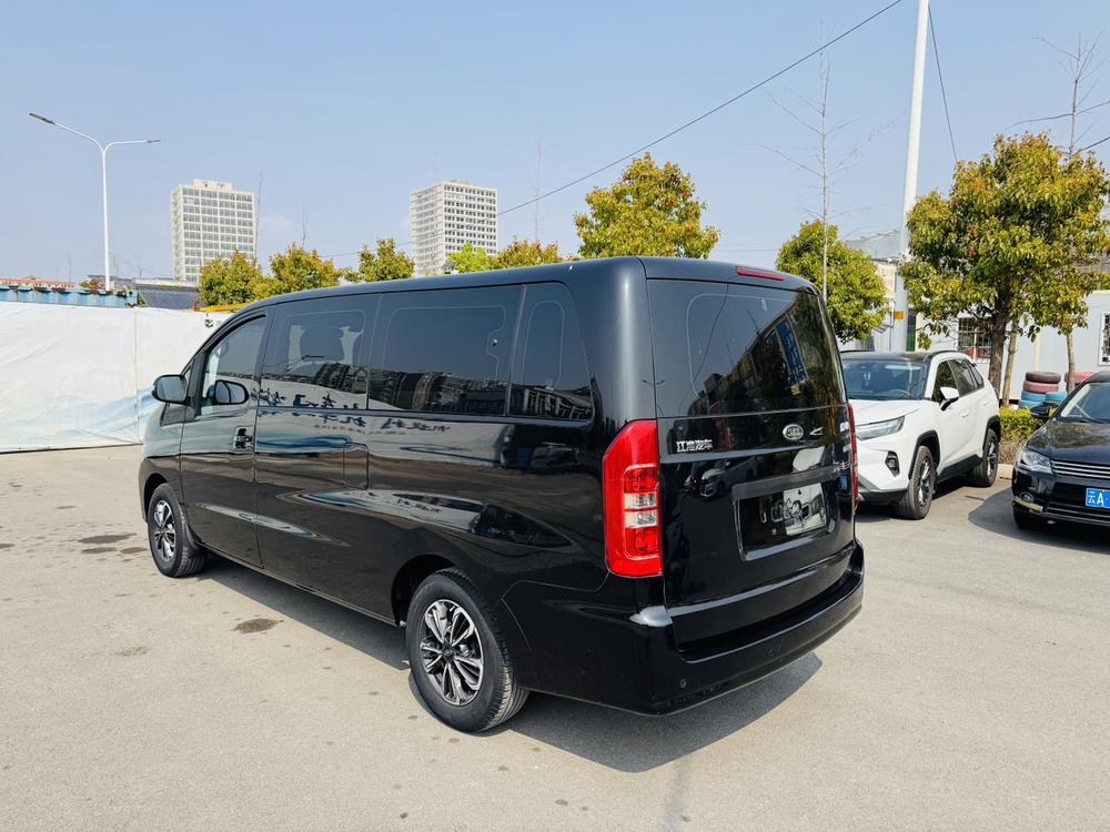 JAC Refine Refine M3
