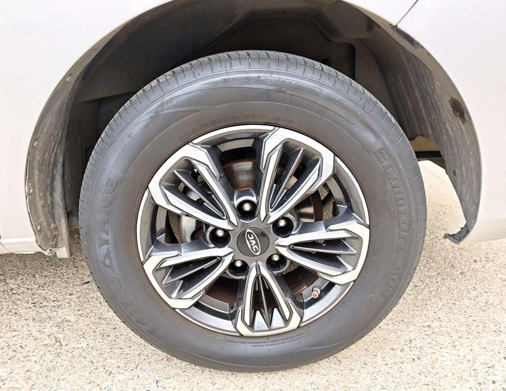 JAC Refine Refine M3
