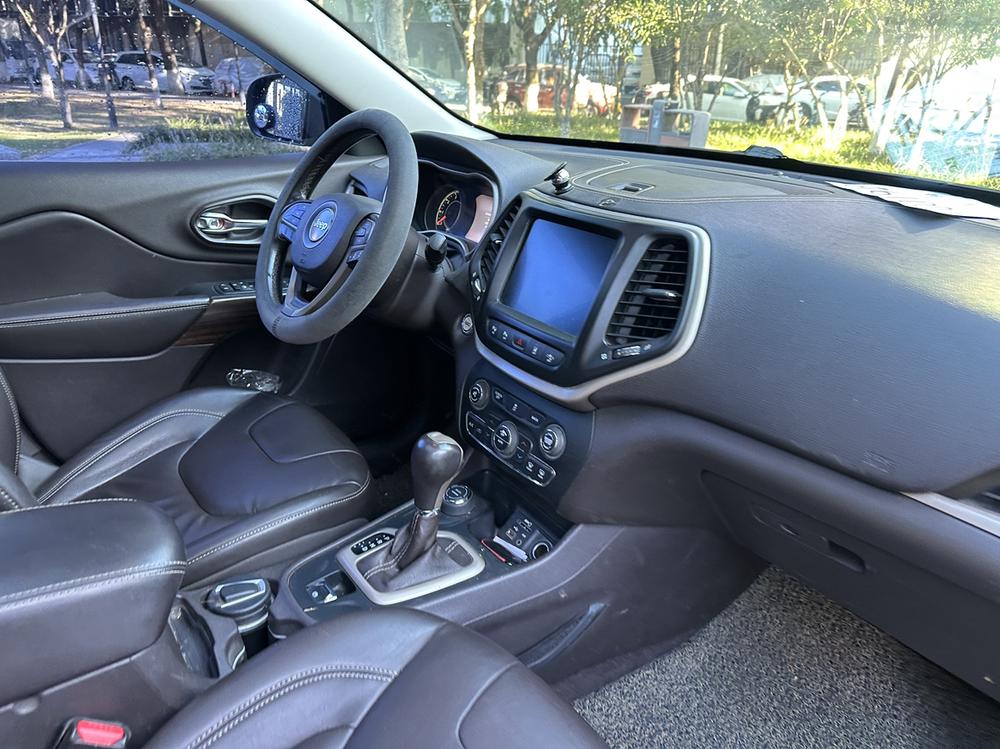 Jeep Cherokee (Import)