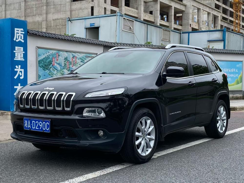Jeep Cherokee (Import)