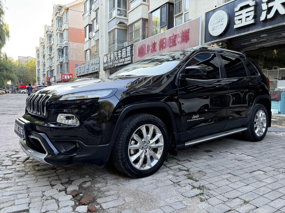 Jeep Cherokee (Import)