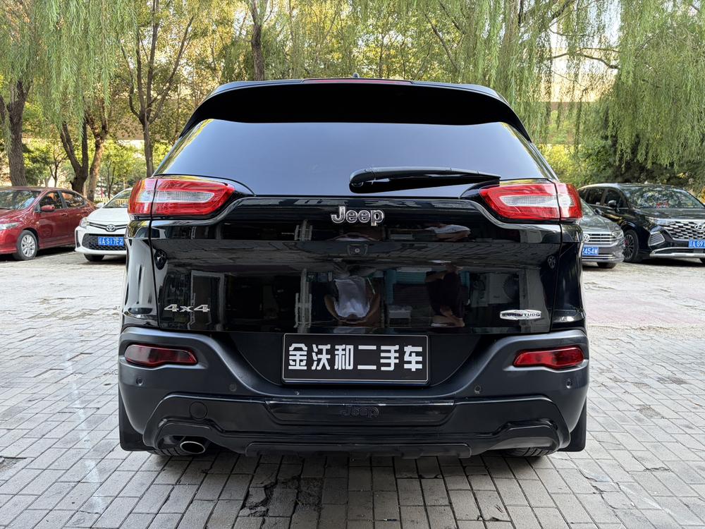 Jeep Cherokee (Import)