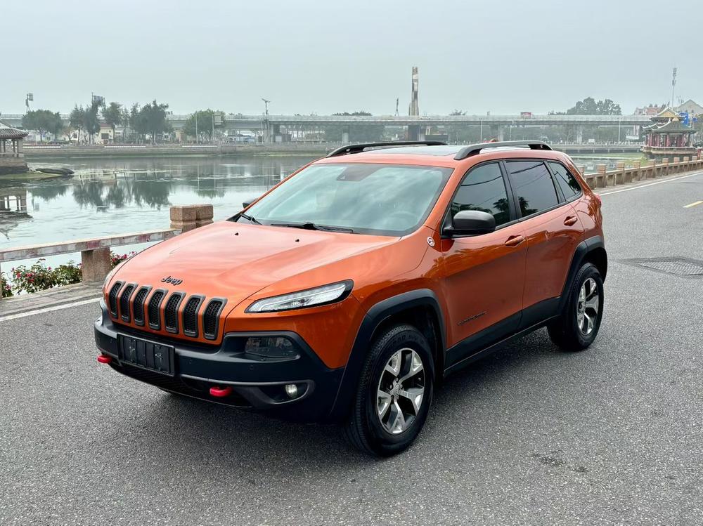 Jeep Cherokee (Import)