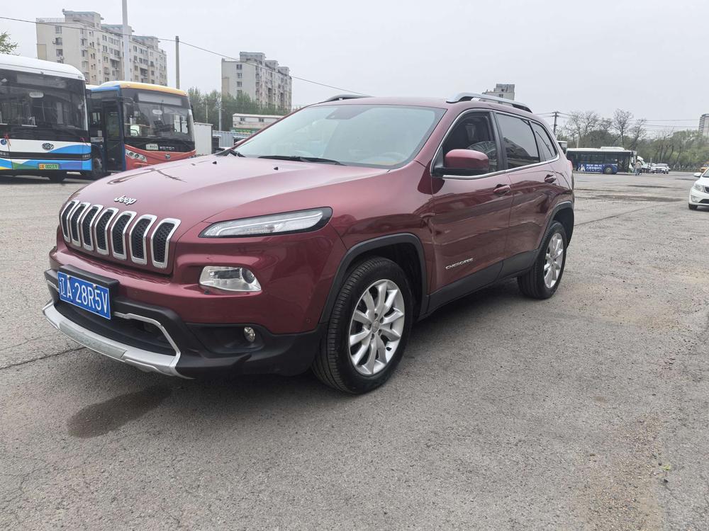 Jeep Cherokee (Import)