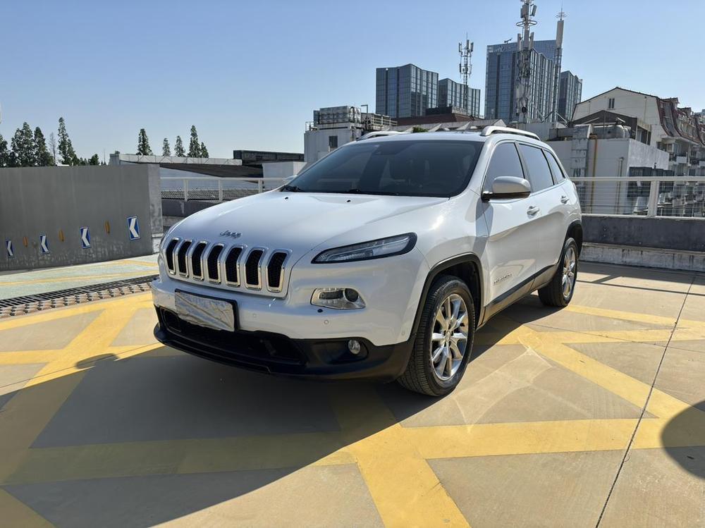 Jeep Cherokee (Import)