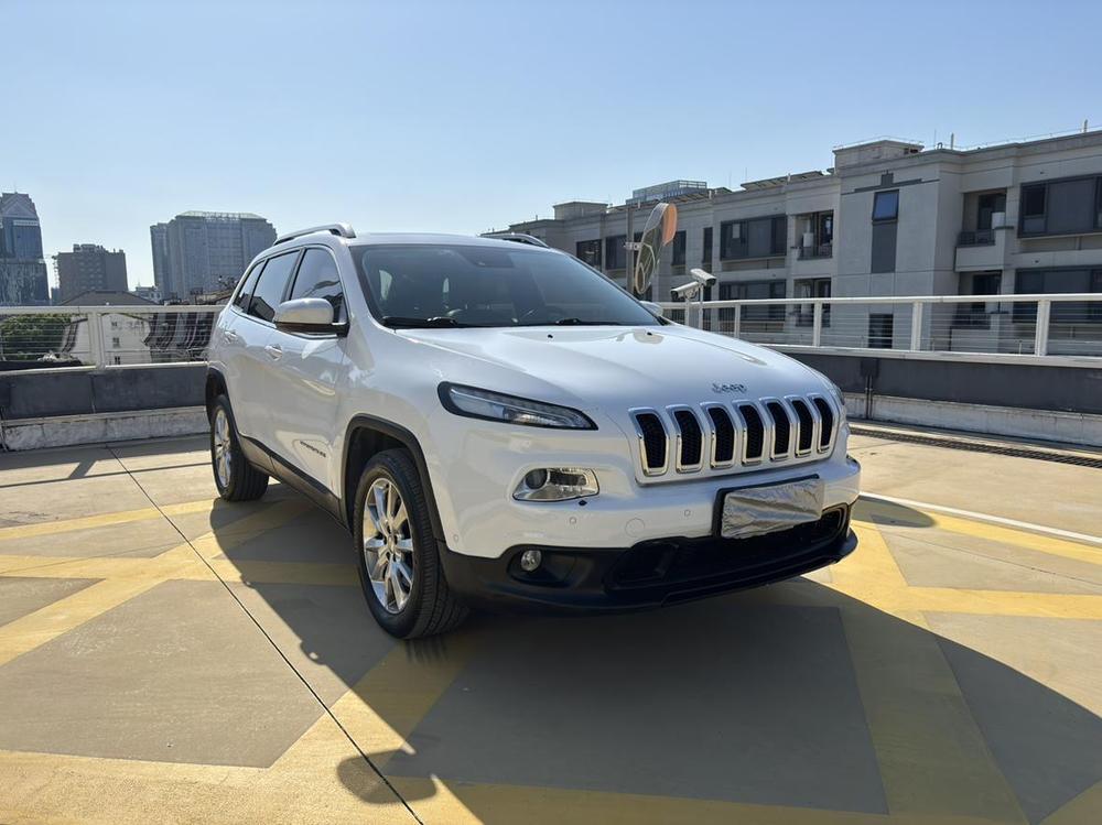 Jeep Cherokee (Import)