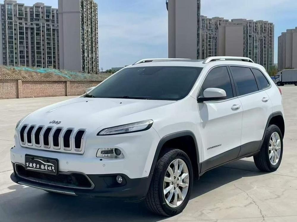 Jeep Cherokee (Import)