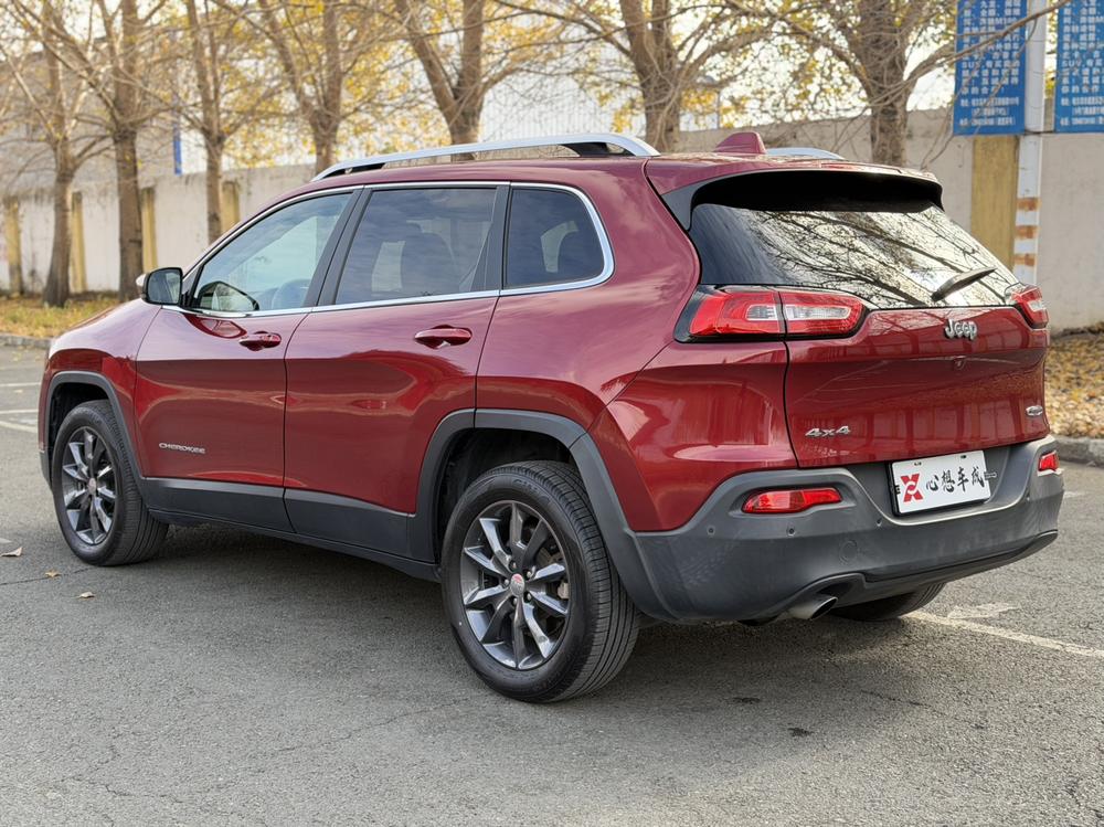 Jeep Cherokee (Import)