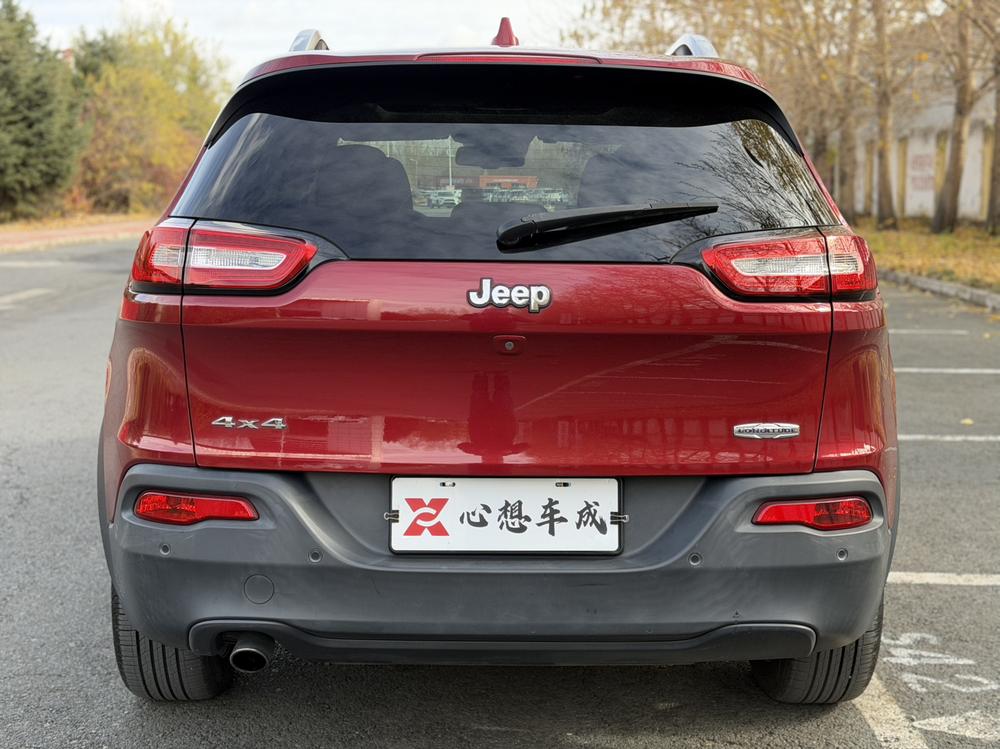 Jeep Cherokee (Import)