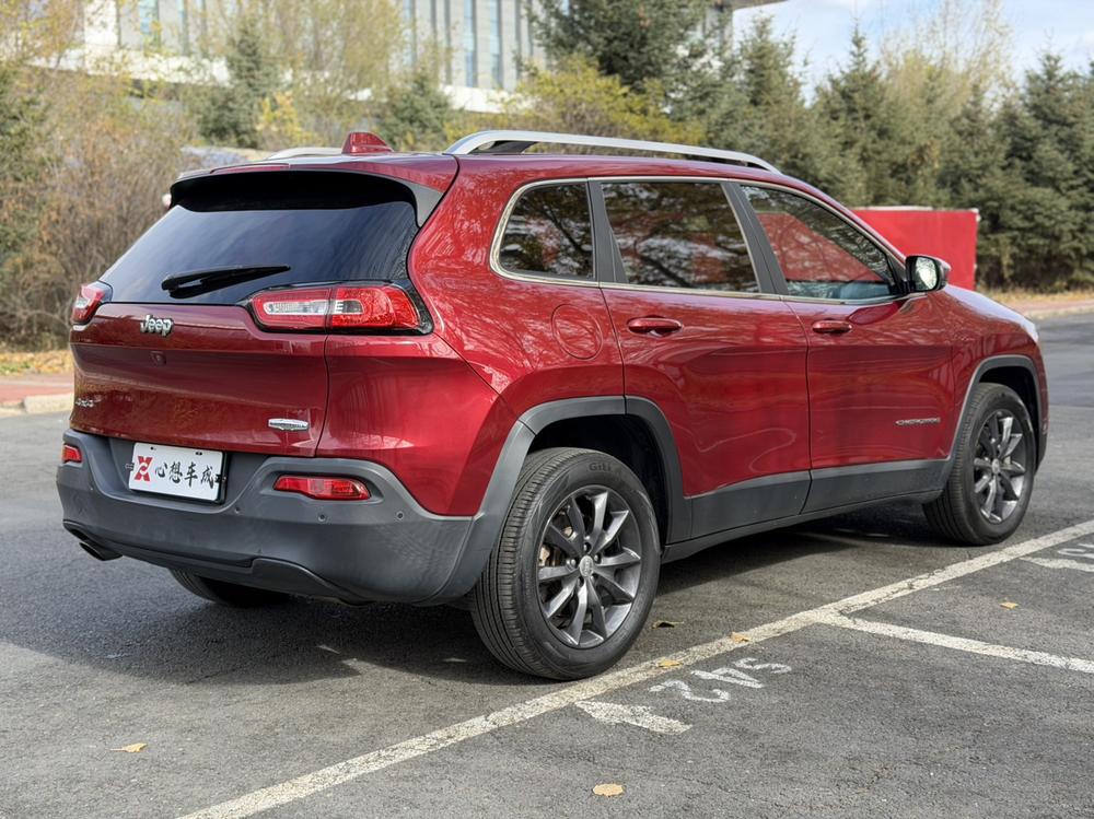 Jeep Cherokee (Import)