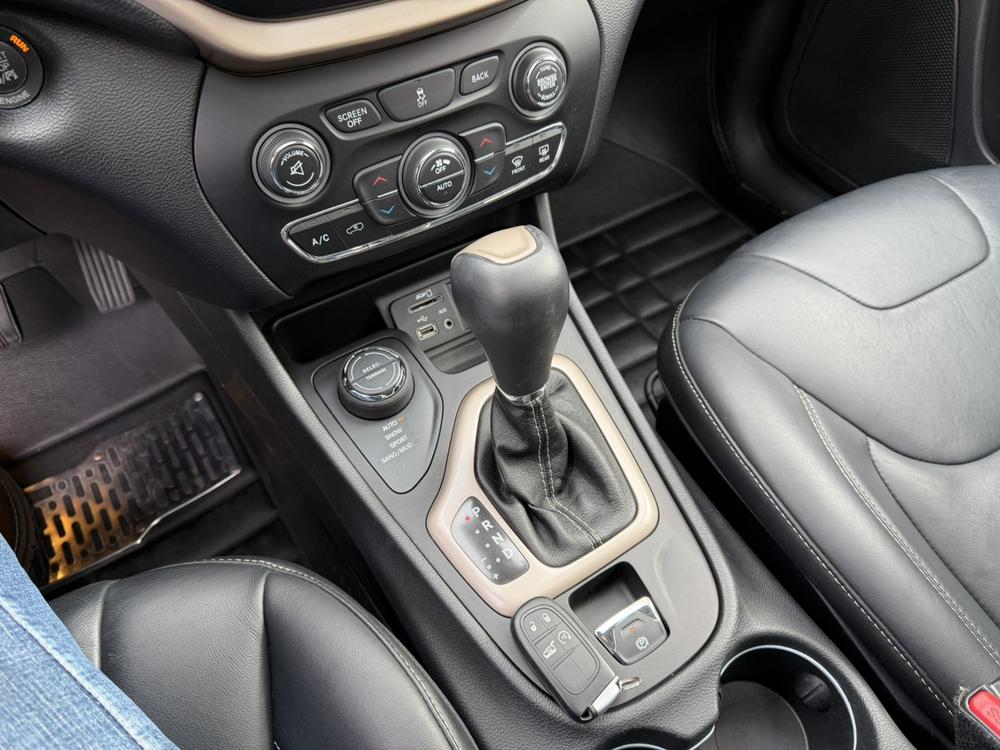 Jeep Cherokee (Import)