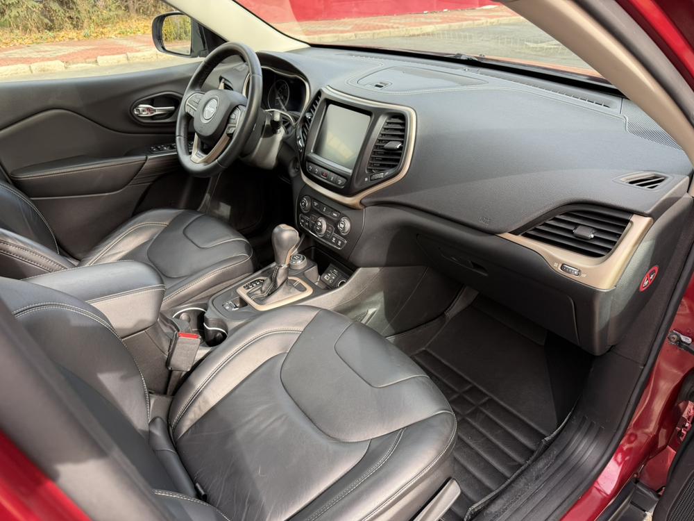 Jeep Cherokee (Import)