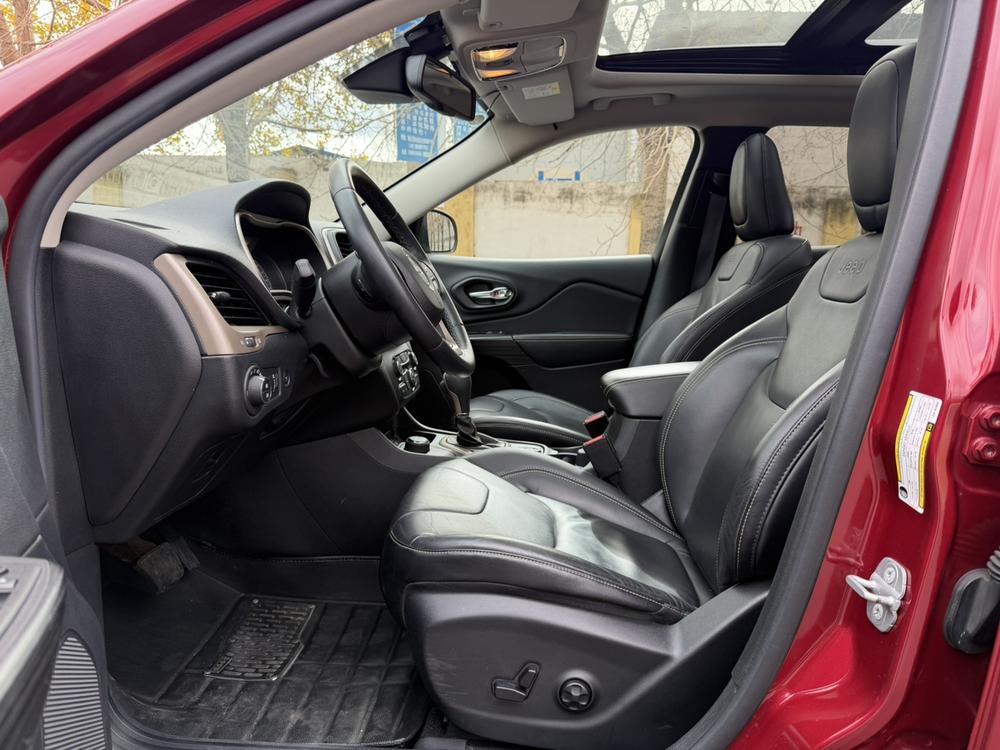 Jeep Cherokee (Import)