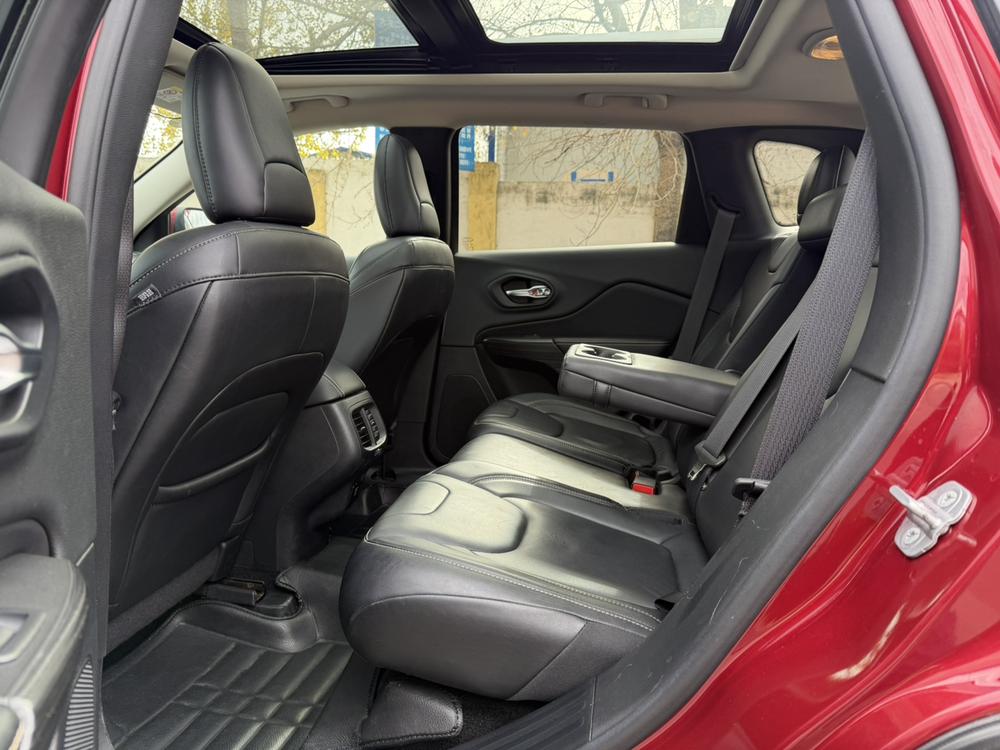 Jeep Cherokee (Import)