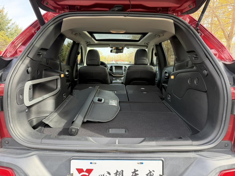 Jeep Cherokee (Import)