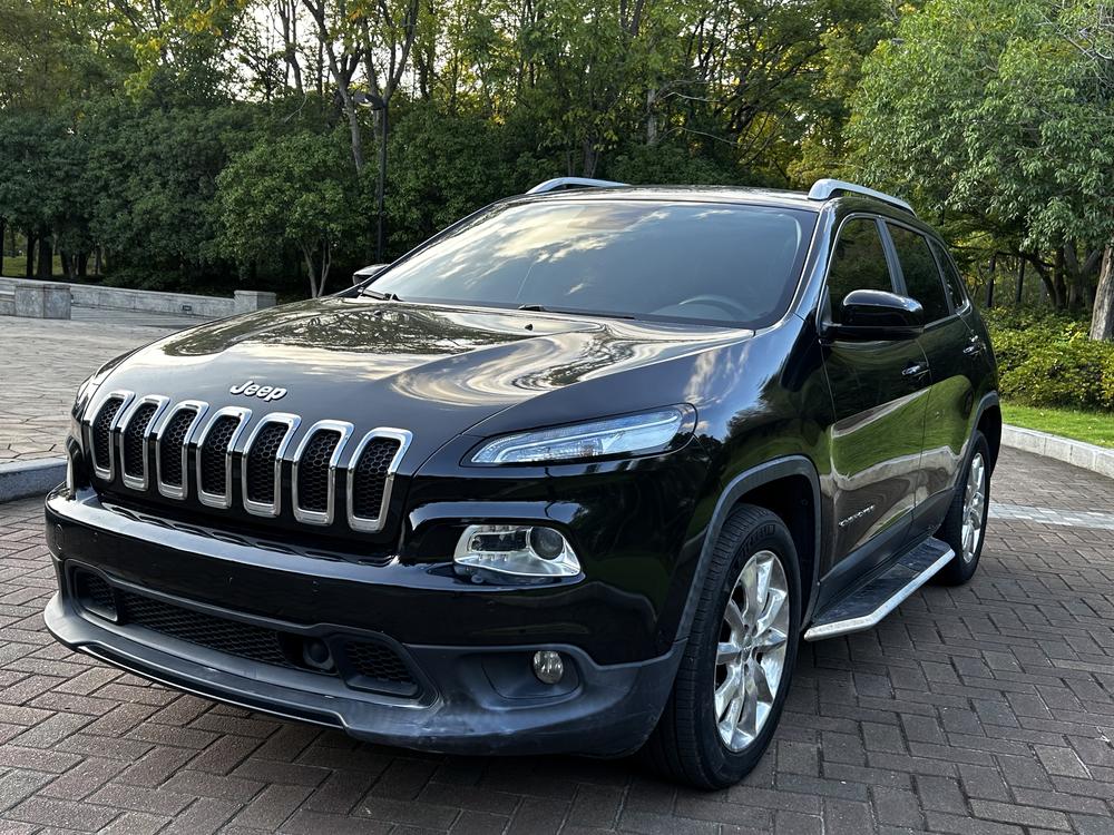 Jeep Cherokee (Import)
