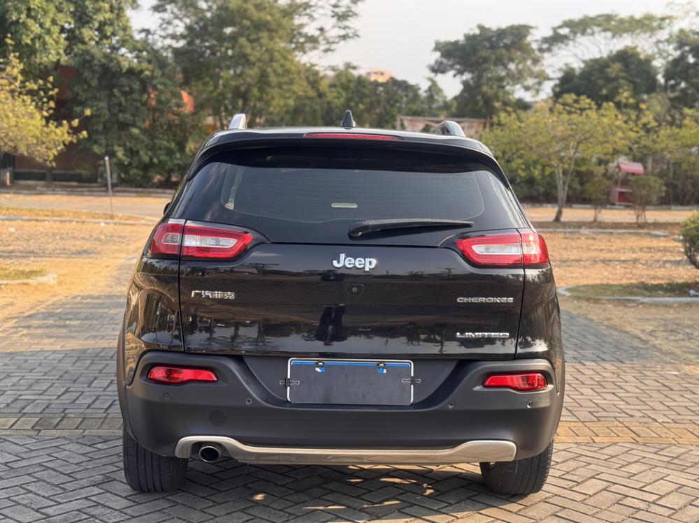 Jeep Cherokee