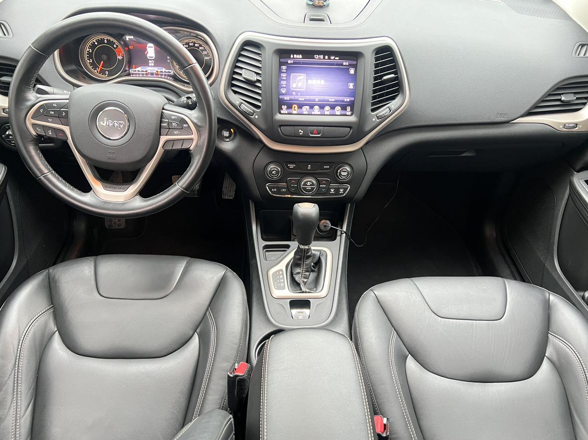 Jeep Cherokee