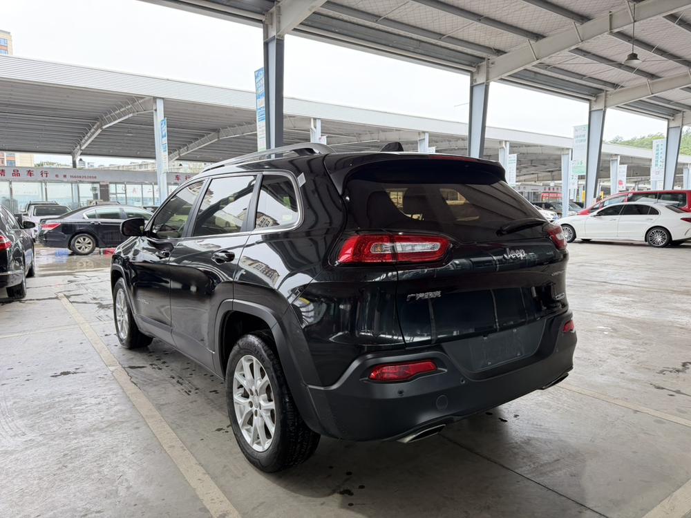 Jeep Cherokee