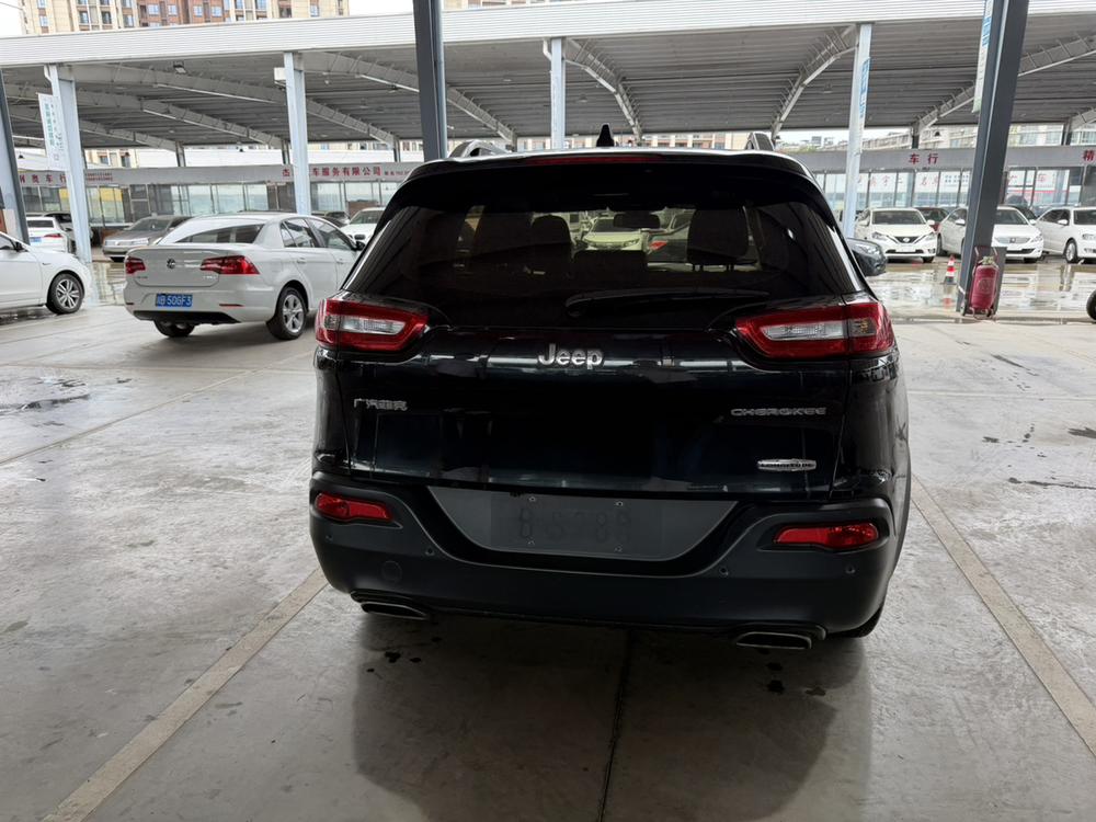 Jeep Cherokee
