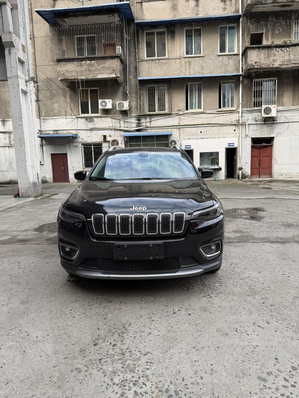 Jeep Cherokee
