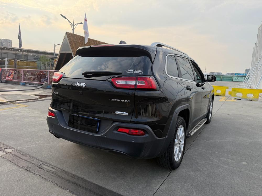 Jeep Cherokee