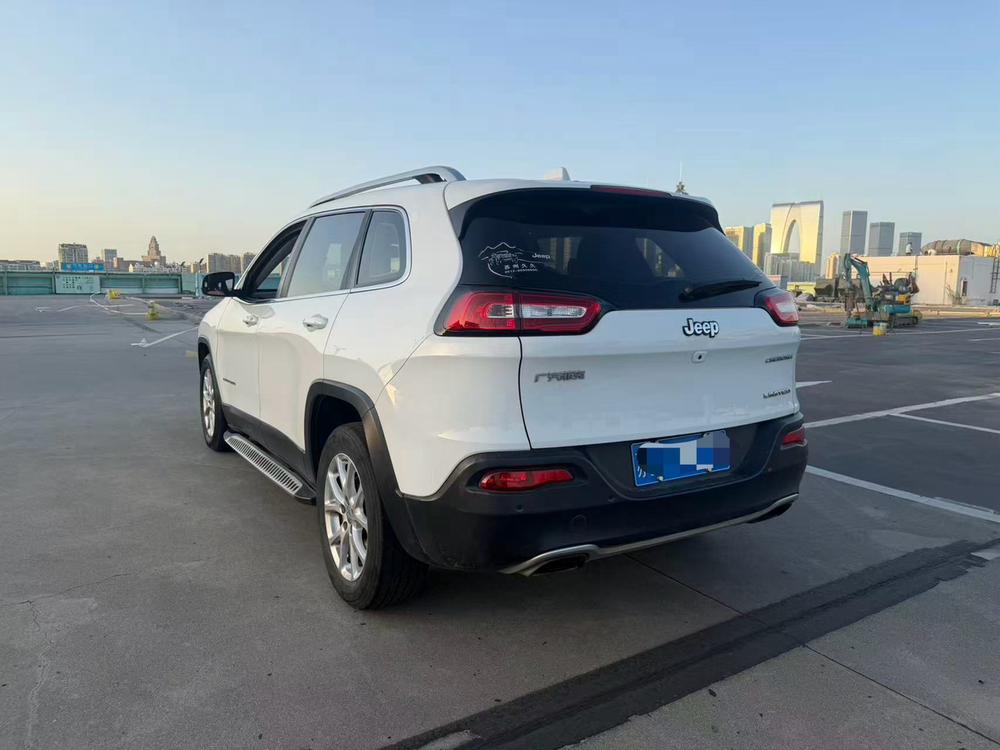 Jeep Cherokee