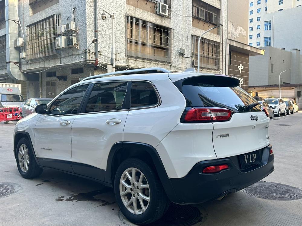 Jeep Cherokee
