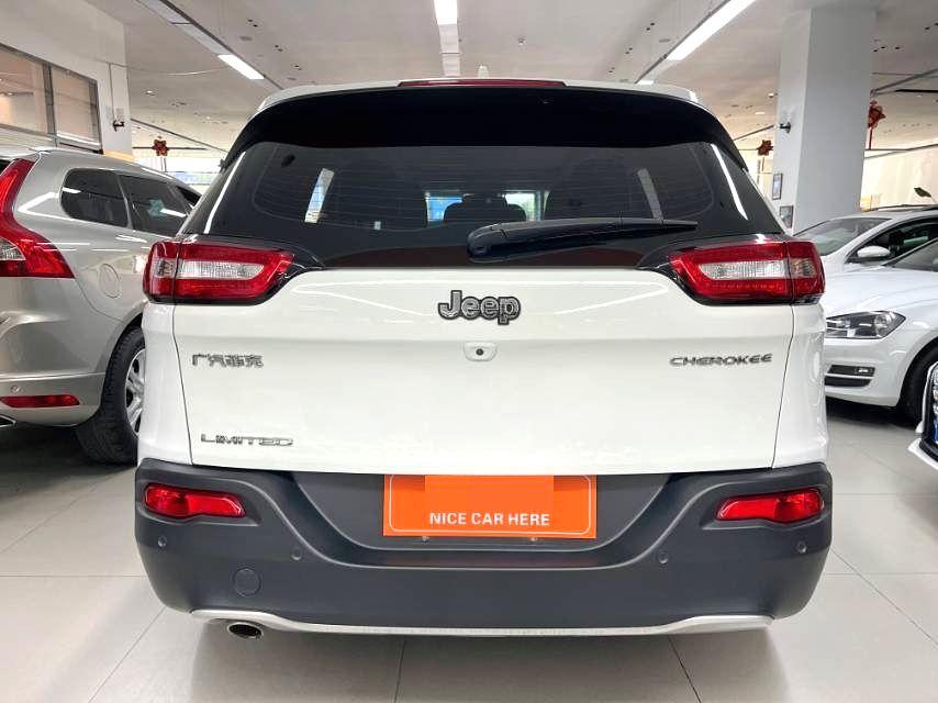 Jeep Cherokee