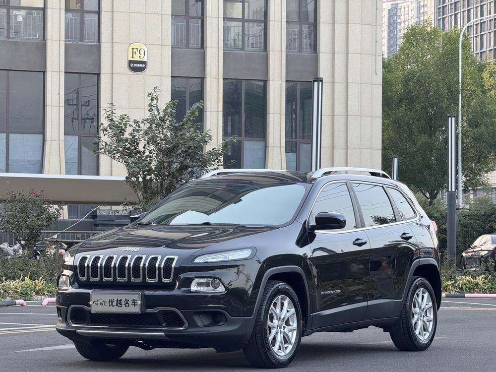Jeep Cherokee